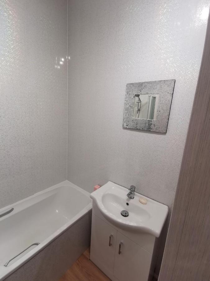 Parkside House 3 Bedroom 2 Bathroom. Parking. Barrow-in-Furness ภายนอก รูปภาพ